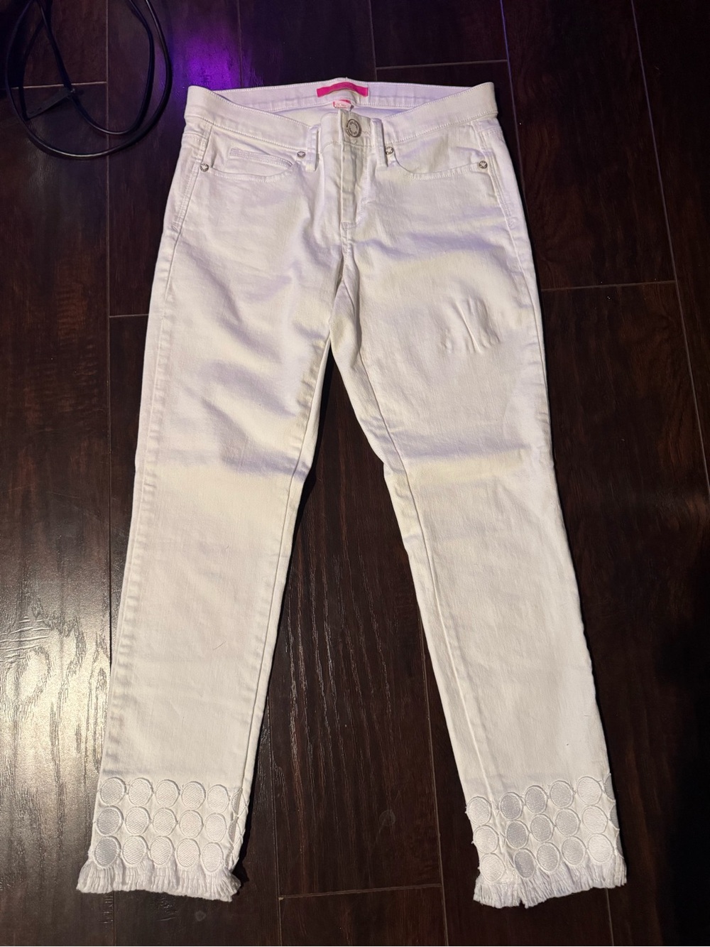 NWOT Lilly Pulitzer Frayed Hen Skinny Jeans
